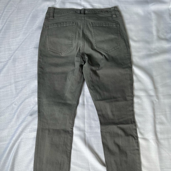 Cabi High Straight Grey Jeans - Picture 4 of 5